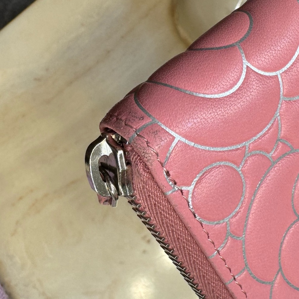 CHANEL Special Edition Pink Camellia Flower Lambskin Zip Around Wallet - Picture 5 of 9